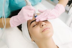 HydraFacial is an Inventive aesthetic treatment that provides glowing skin. HydraFacial name is derived from the root word Hydrate. This ability to moisturize the skin separates the HydraFacial from all other skin resurfacing procedures.